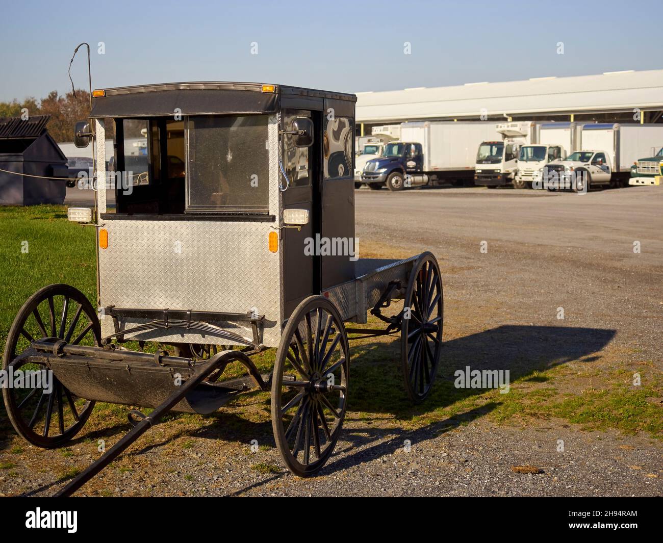 Amish buggy horse auction in hires stock photography and images Alamy