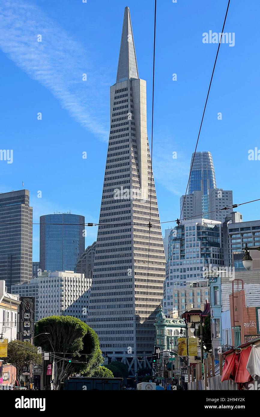 San Francisco, United States. 23rd Nov, 2021. Transamerica Pyramid - San Francisco in northern California is located on a peninsula between the Pacific Ocean and San Francisco Bay. In 2021, the city has a population of approximately 875, 000, and is the 15th most populous city in the United States. (Photo by Samuel Rigelhaupt/Sipa USA) Credit: Sipa USA/Alamy Live News Stock Photo