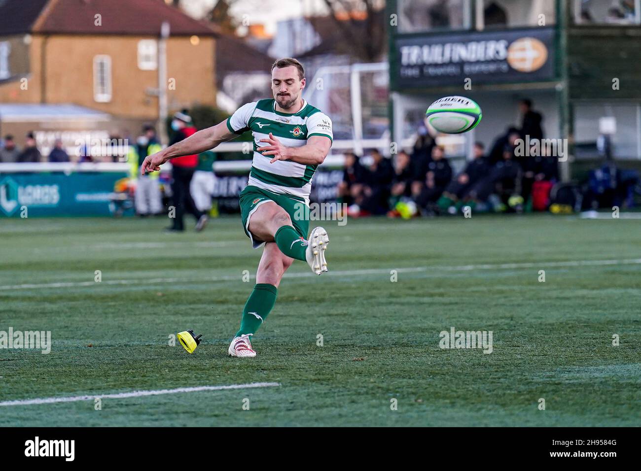 Craig WILLIS (10) of Ealing Trailfinders converts during the Greene King IPA Championship match between Ealing Trailfinders and Ampthill RUFC at Castle Bar , West Ealing , England  on 4 December 2021. Photo by David Horn. Stock Photo