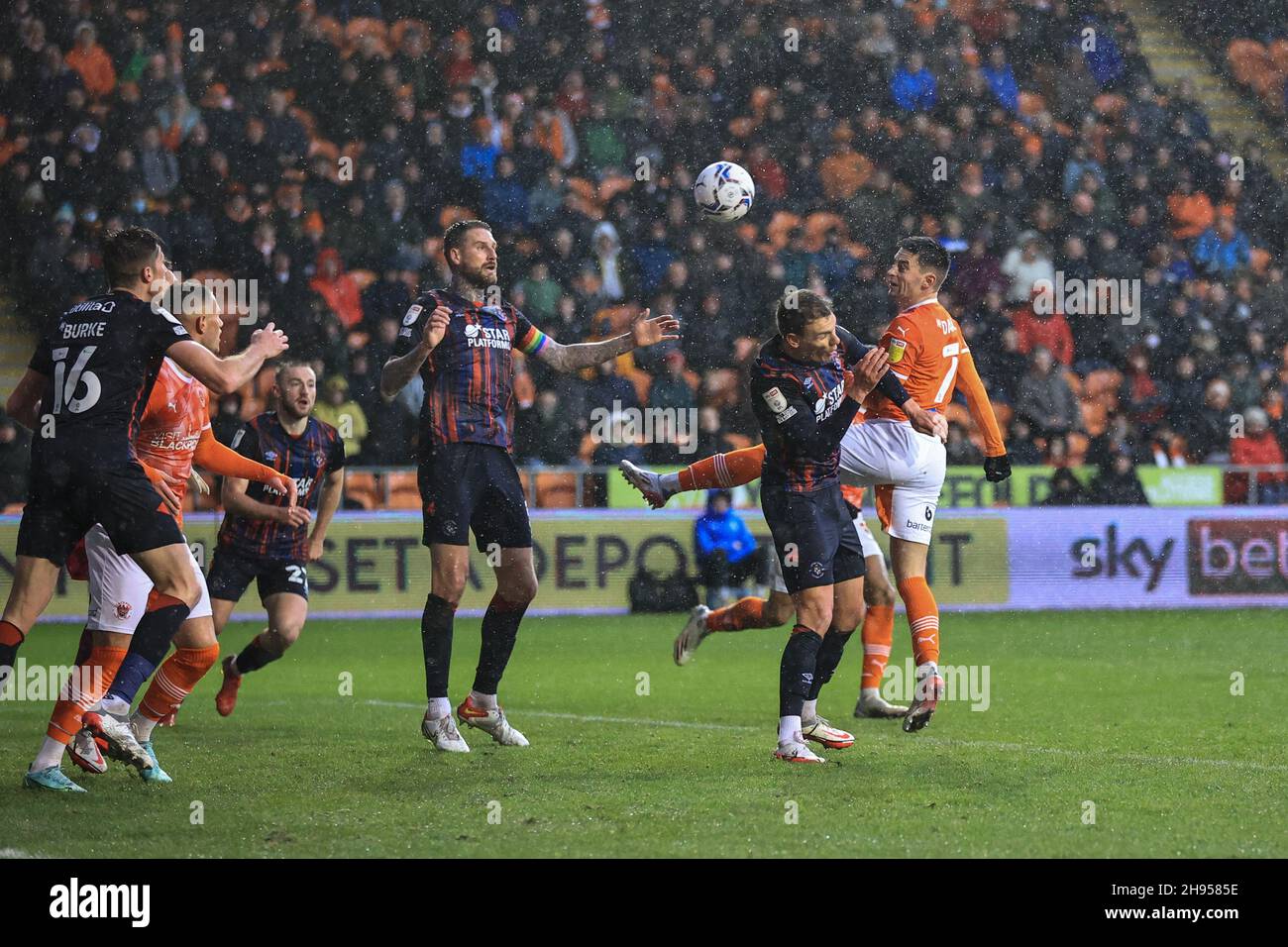 Owen Dale 7 0f Blackpool heads on goal Stock Photo Alamy