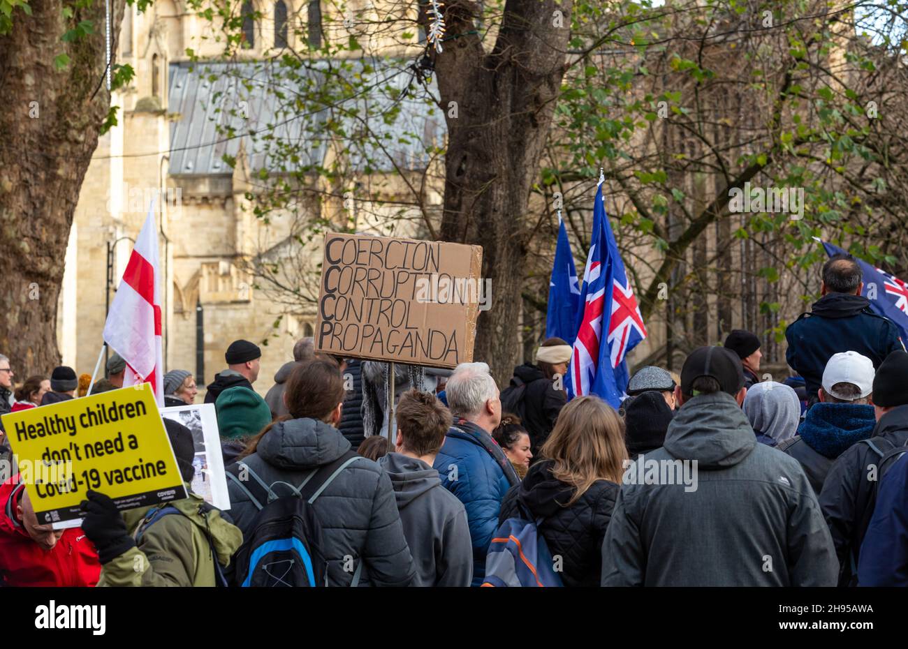 York City Centre, England, 4 December 2021, peaceful protest by The North Unites against Covid-related measures and a pro-choice freedom march in resp Stock Photo