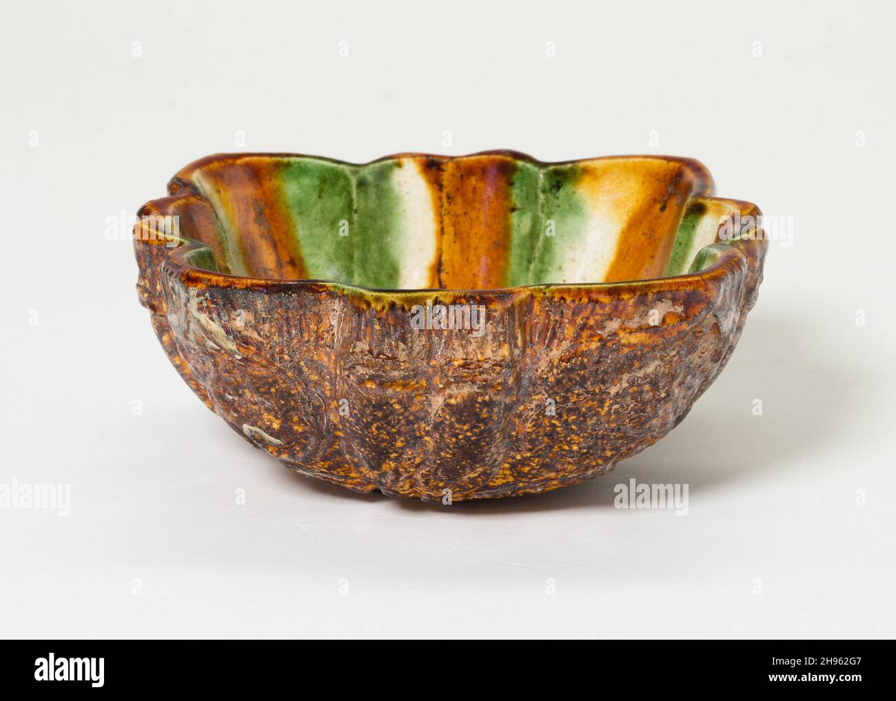 Lobed Bowl with Foliate Medallions, Tang dynasty (618-906), first half of 8th century. Stock Photo
