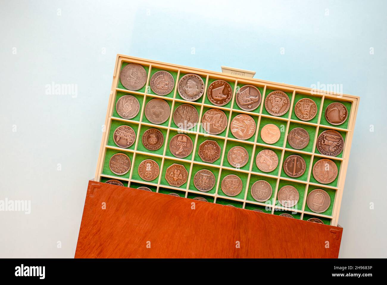24 Numismatologist Images, Stock Photos, 3D objects, & Vectors