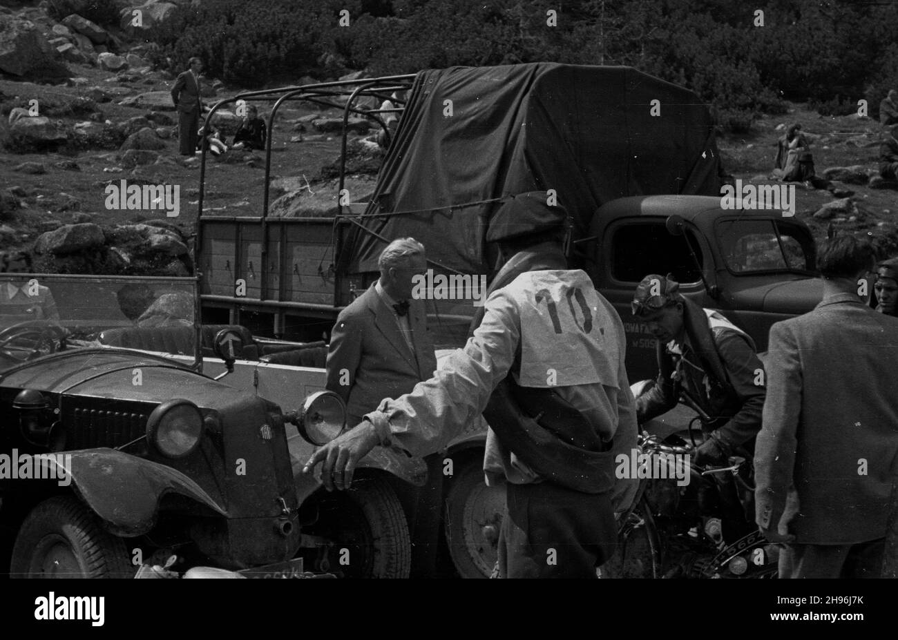 Zakopane, 1947-08-16. V Rajd Tatrzañski w dniach 15-17 sierpnia. wb/gr  PAP      Zakopane, Aug. 15, 1947. 5th Tatra Rally, between 15th and 17th August.   wb/gr  PAP Stock Photo