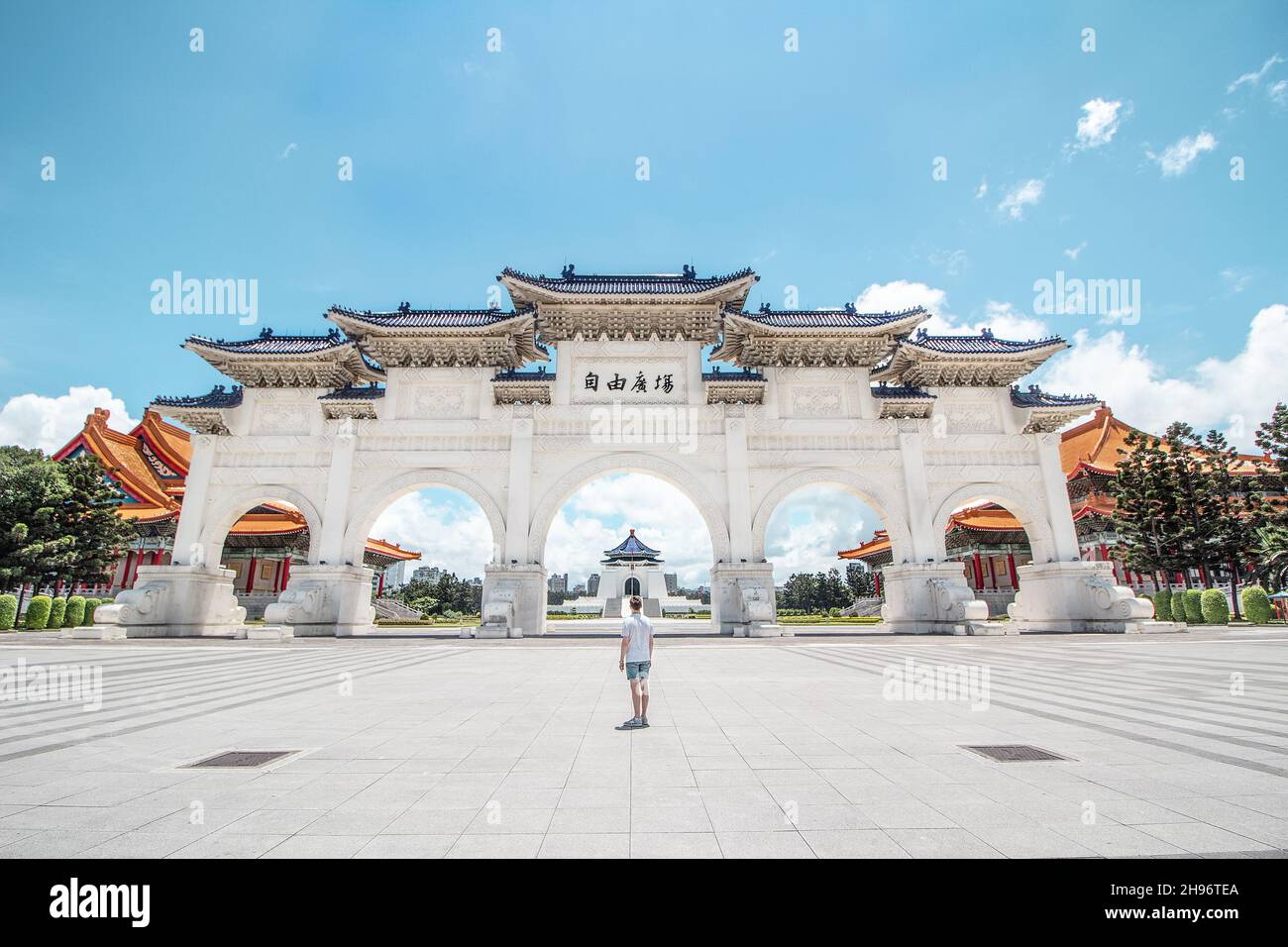 Liberty Square, National Concert Hall, National Theater and Chiang Kai-shek Memorial Hall in the Zhongzheng District of Taipei, capital city of Taiwan Stock Photo