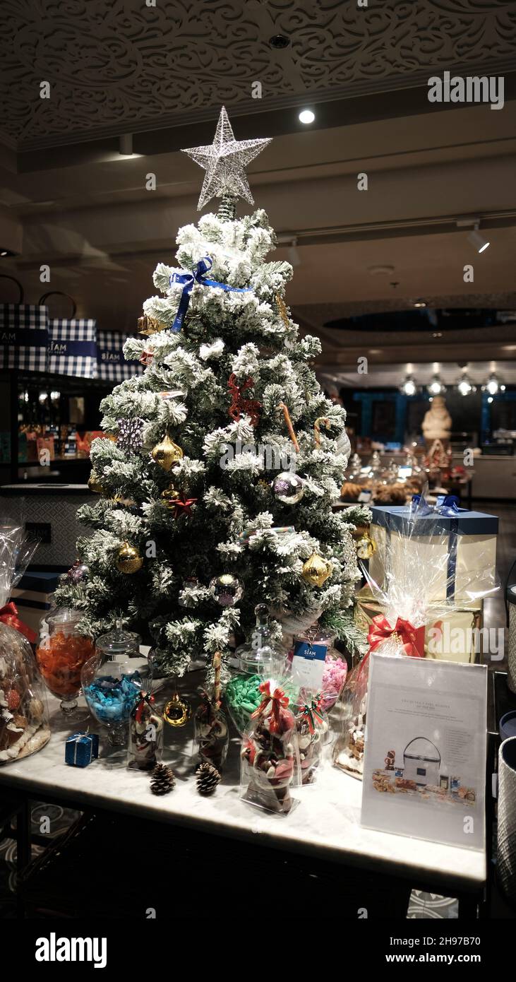 ShangriLa Bangkok Hotel Lobby Christmas Decorations Stock Photo Alamy