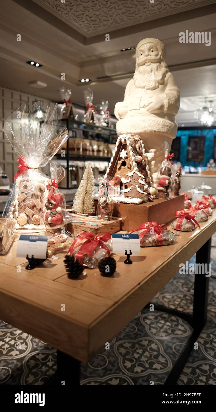 Christmas Decorations Bakery Coffee Shop Bangkok Marriott Marquis Queen’s Park Stock Photo Alamy