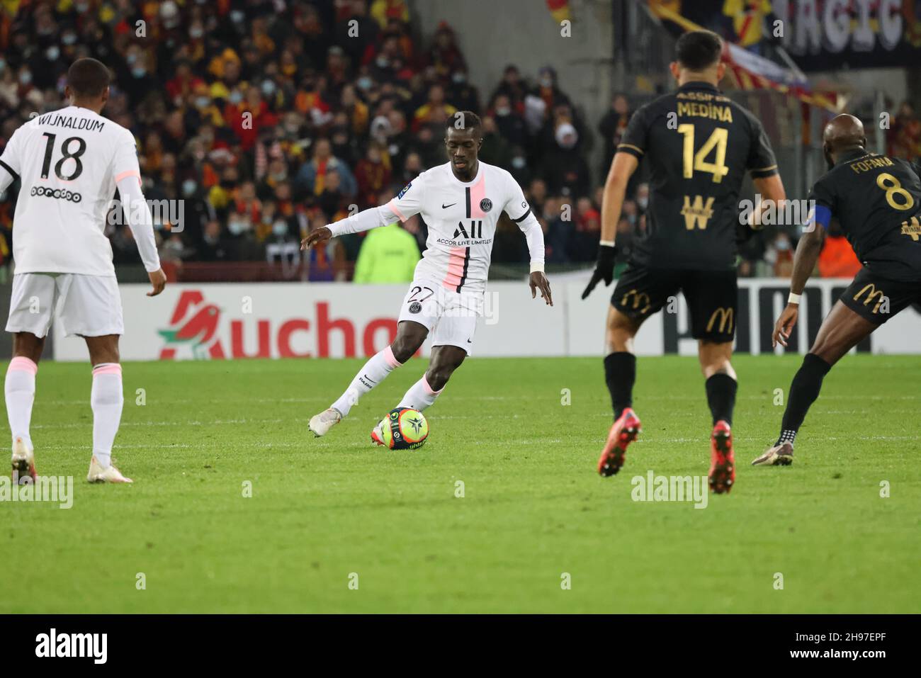 Idrissa Gueye 27 PSG during the French championship Ligue 1 football match between RC Lens and Paris Saint-Germain on December 4, 2021 at Bollaert-Delelis stadium in Lens, France - Photo: Laurent Sanson/DPPI/LiveMedia Stock Photo