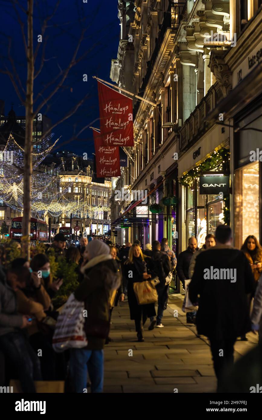 London Carnaby Street and Regents Street Stock Photo - Alamy