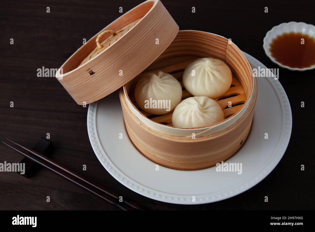 Natural Bamboo Steamer Basket for Dim Sum Buns and Dump Natural Bamboo Steamer Basket for Dim Sum Buns and Dump