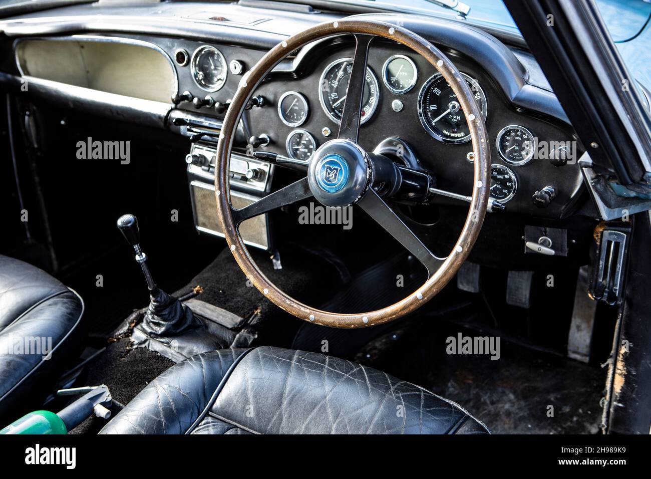 Interior Of A 1961 Aston Martin DB4 GT SWB Lightweight Stock Photo Alamy interior-of-a-1961-aston-martin-db4-gt-swb-lightweight-stock-photo-alamy