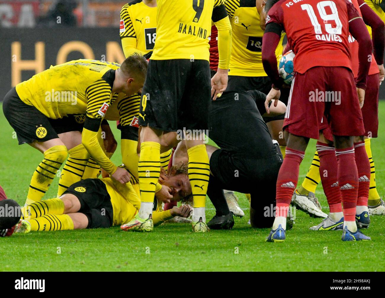 Page 2 - Borussia Dortmund Injury High Resolution Stock Photography and  Images - Alamy