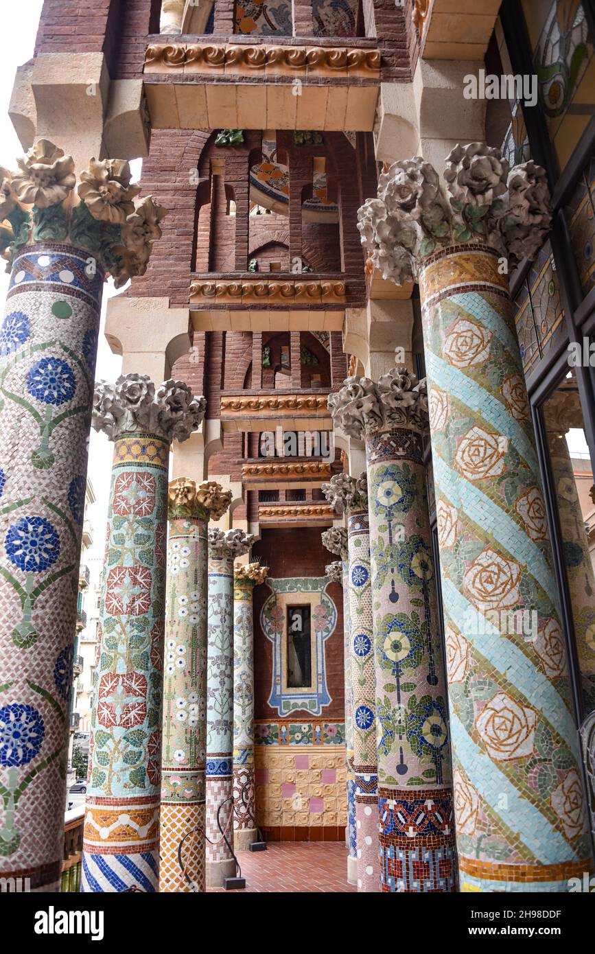 Barcelona, Spain - 23 Nov, 2021: Colourful ornate columns on the exterior balcony of the Palau De La Musica, Barcelona, Spain Stock Photo