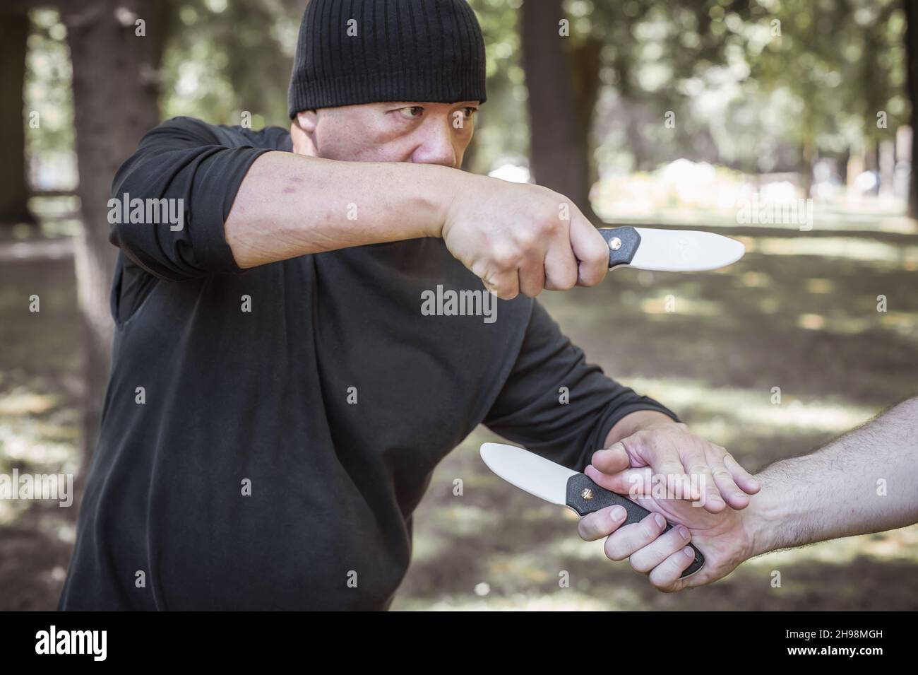 Knife vs knife fight. Lameco Astig Combatives instructor demonstrates