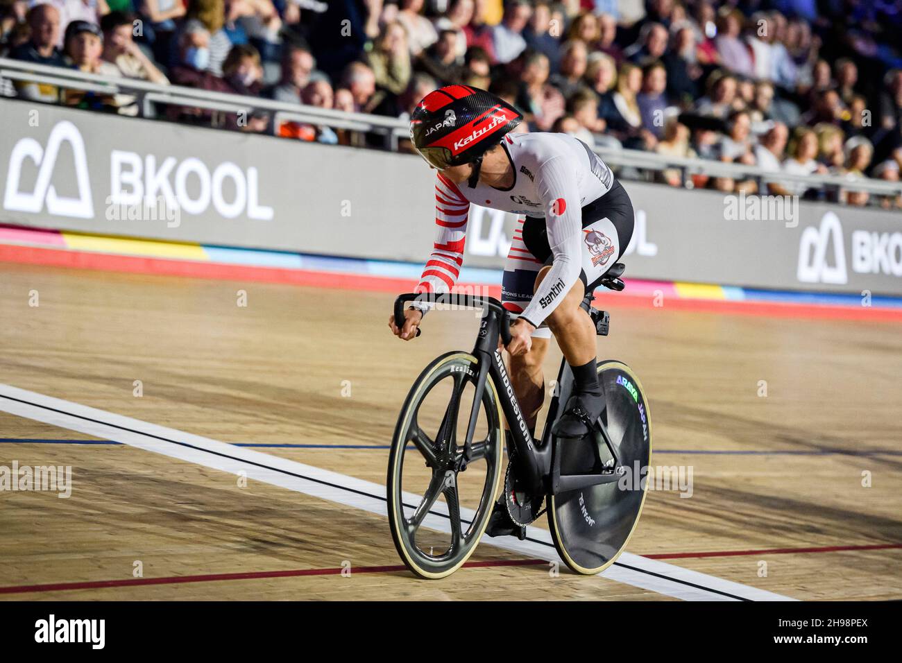 LONDON, UNITED KINGDOM. 04th Dec, 2021. Kento Yamasaki of Japan in action during UCI Track Champions League at Lee Valley VeloPark on Saturday, December 04, 2021 in LONDON, UNITED KINGDOM. Credit: Taka G Wu/Alamy Live News Stock Photo