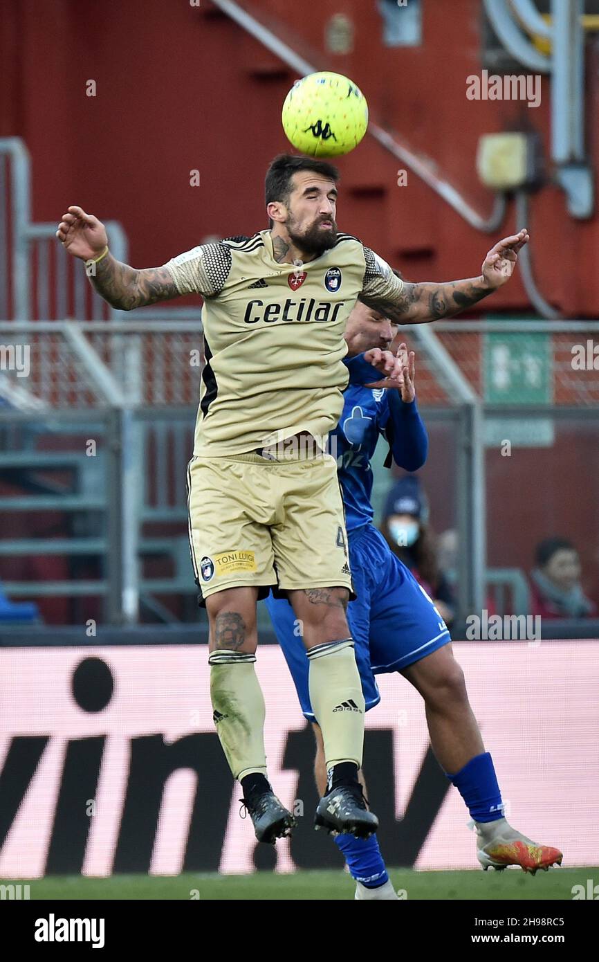 Como, Italy. 04th Dec, 2021. Fans of Como during Como 1907 vs AC Pisa,  Italian soccer Serie B match in Como, Italy, December 04 2021 Credit:  Independent Photo Agency/Alamy Live News Stock Photo - Alamy