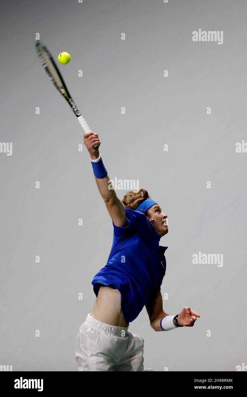 Tennis - Davis Cup Finals - Madrid Arena, Madrid, Spain - December 5, 2021  Russian Tennis Federation's Andrey Rublev in action during his final  singles match against Croatia's Borna Gojo REUTERS/Susana Vera Stock Photo  - Alamy