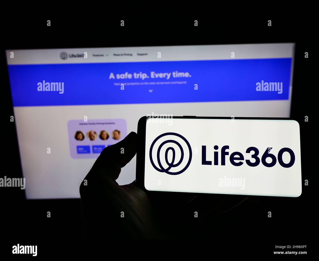 Life360 logo hires stock photography and images Alamy