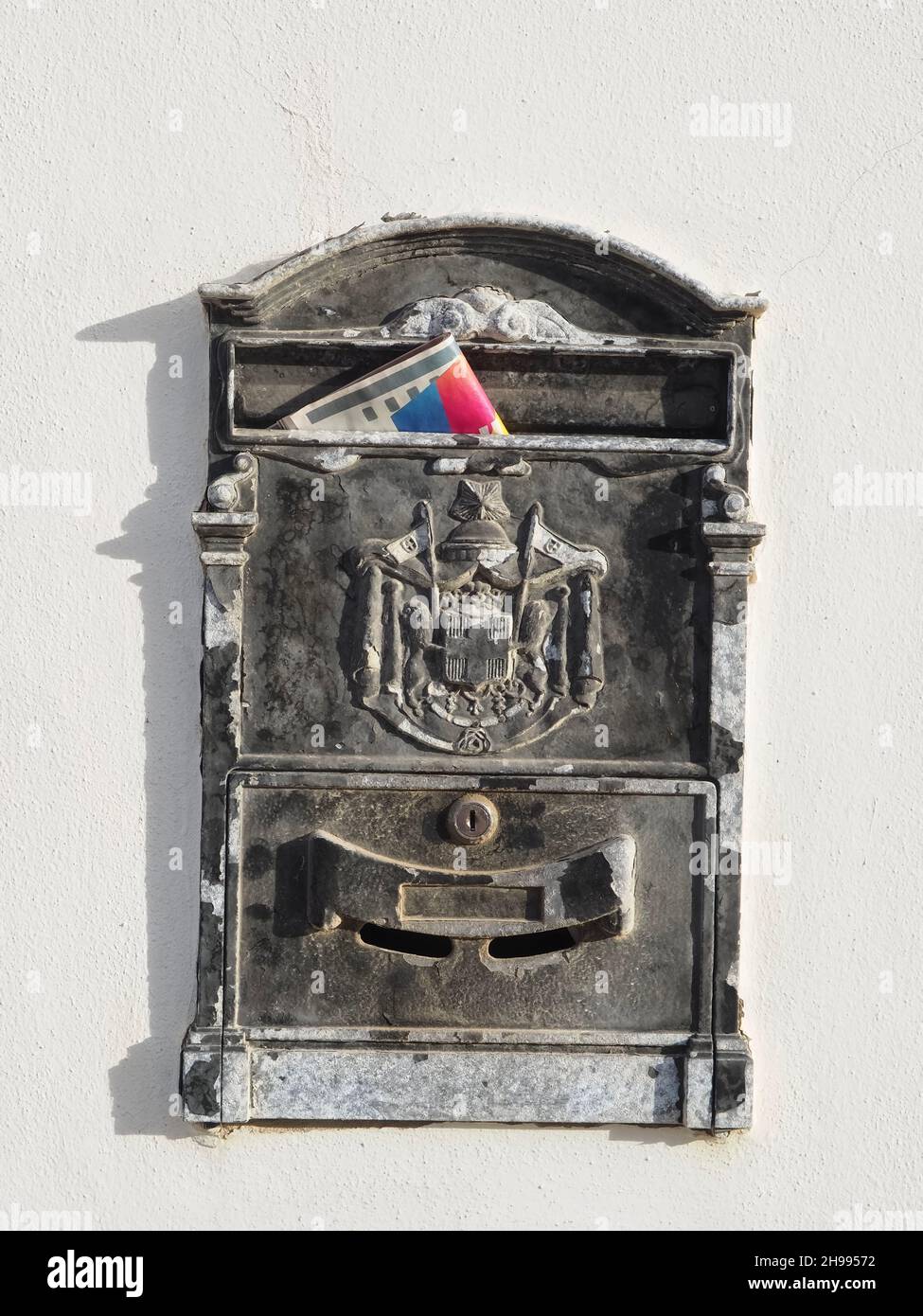 Old newspaper box hi-res stock photography and images - Alamy