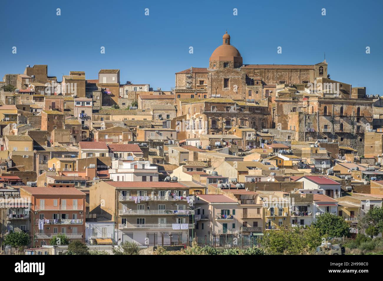 Stadtpanorama Siculiana, Sizilien, Italien Stock Photo Alamy