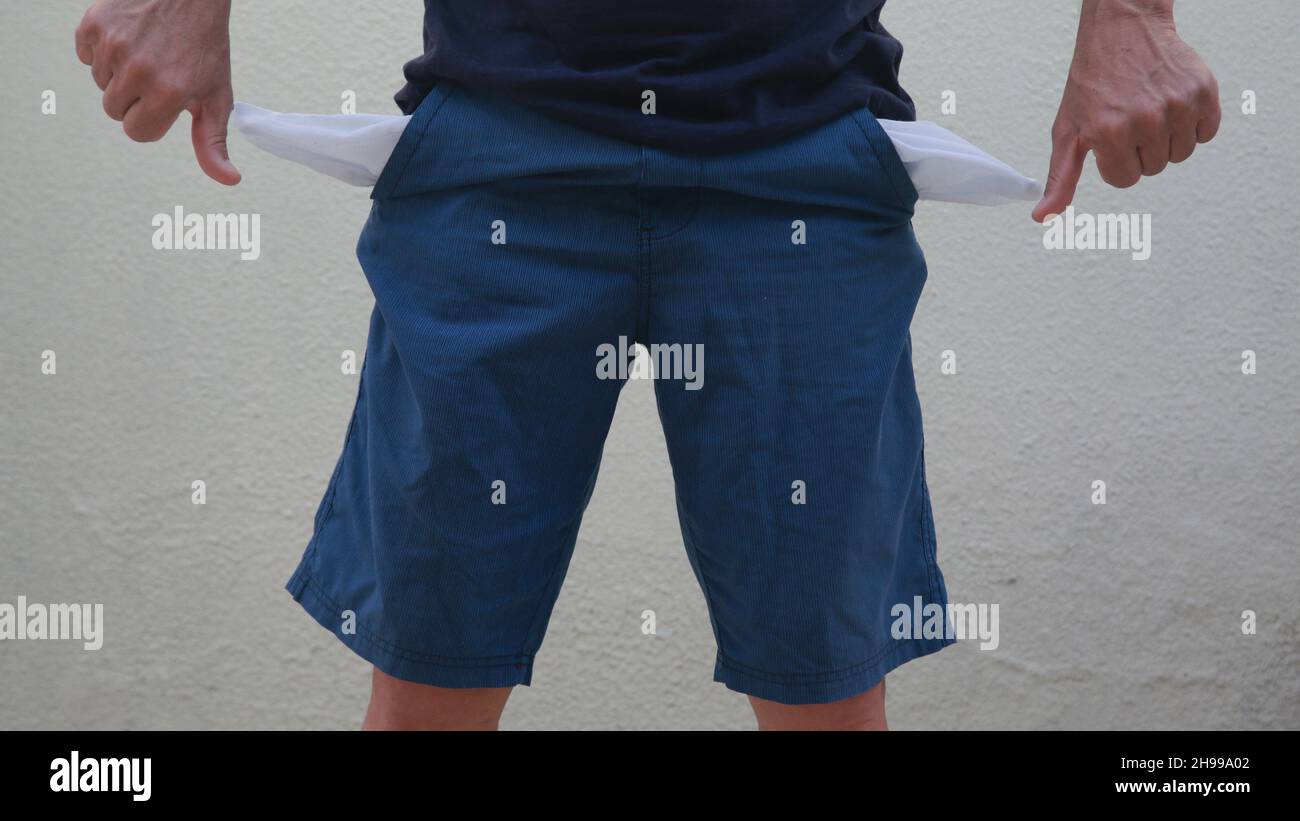 salvador, bahia, brazil december 4, 2021 person showing empty