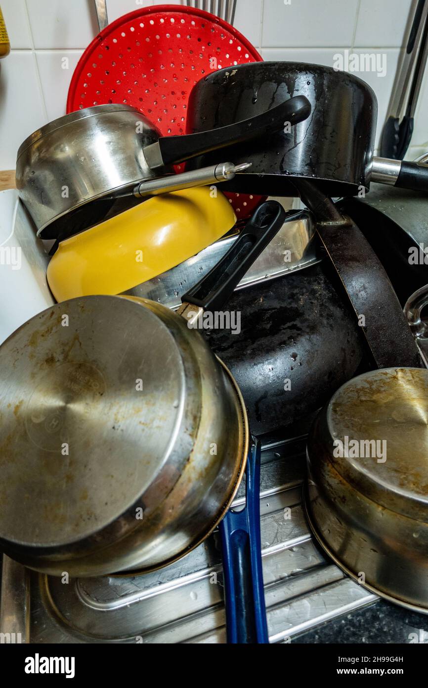 Big cooking pot hi-res stock photography and images - Alamy