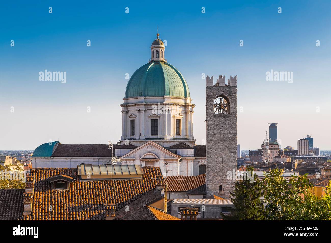 Belfry of the palace of Broletto and dome of the Cathedral of Santa Maria Assunta. Brescia. Italy Stock Photo