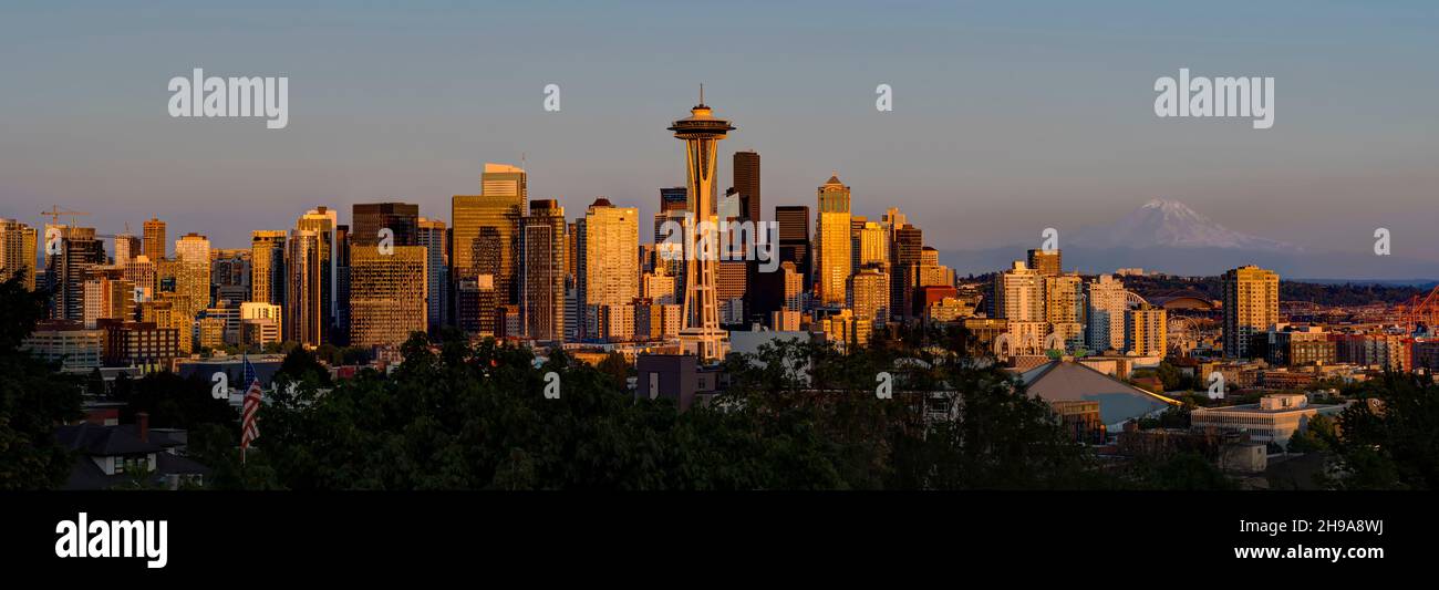 Downtown Seattle Skyline at Sunset. View from Kerry Park, Seattle ...