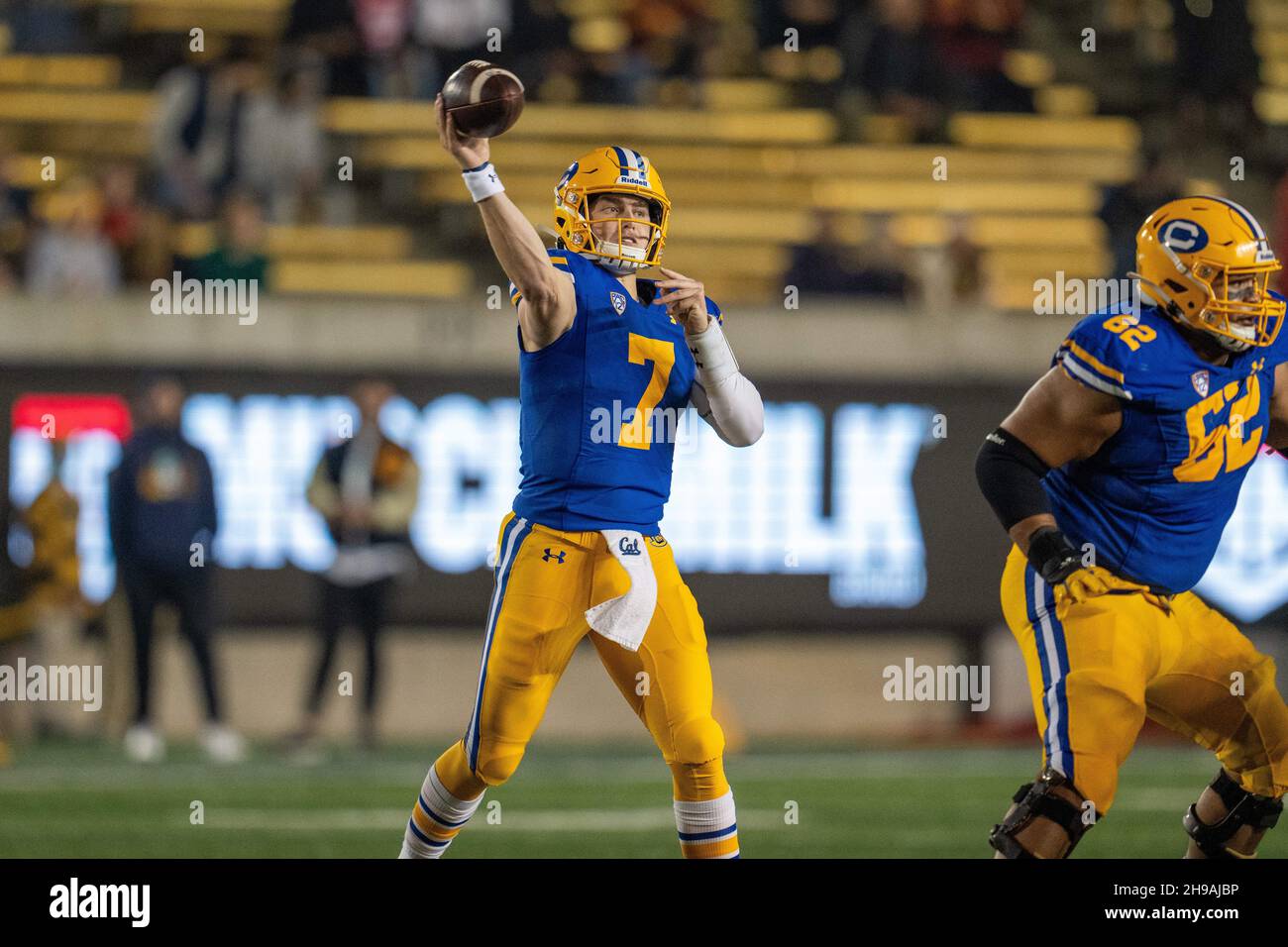 California Golden Bears quarterback Chase Garbers (7) passes the football during the first quarter against the USC Trojans in San Francisco, Saturday Stock Photo