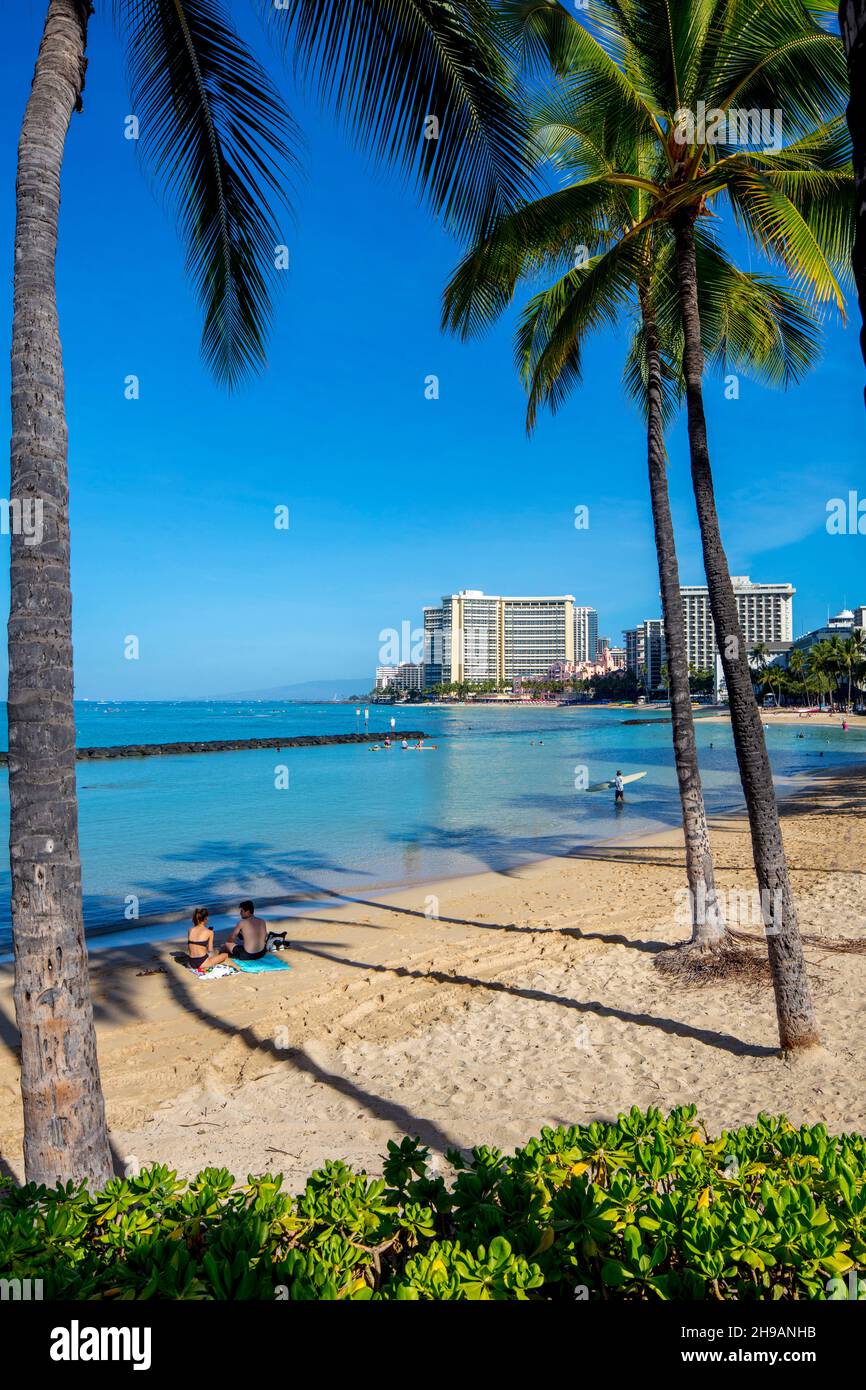 Honolulu hawaii empty beach hi-res stock photography and images - Alamy
