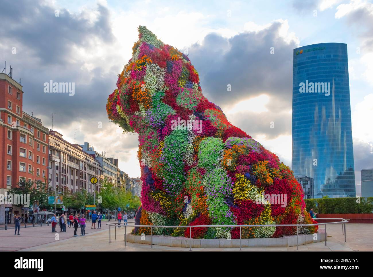 Puppy flower sculpture by Jeff Koons, Guggenheim Museum Bilbao, Bilbao, Biscay Province, Basque County Autonomous Community, Spain Stock Photo