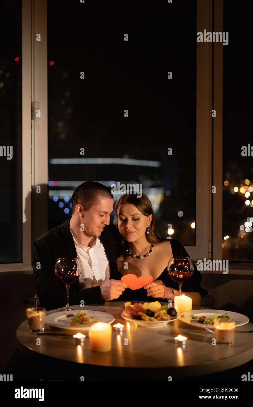 15 Great Tips To Make It A Memorable Romantic Dinner At Home - Truly Madly