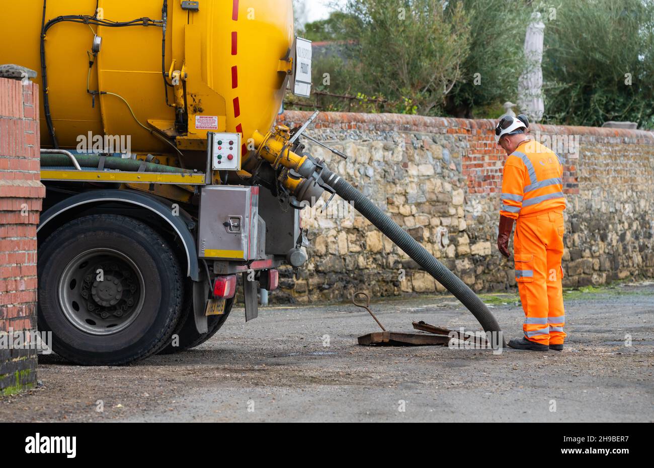 Vacuum with hose hires stock photography and images Alamy