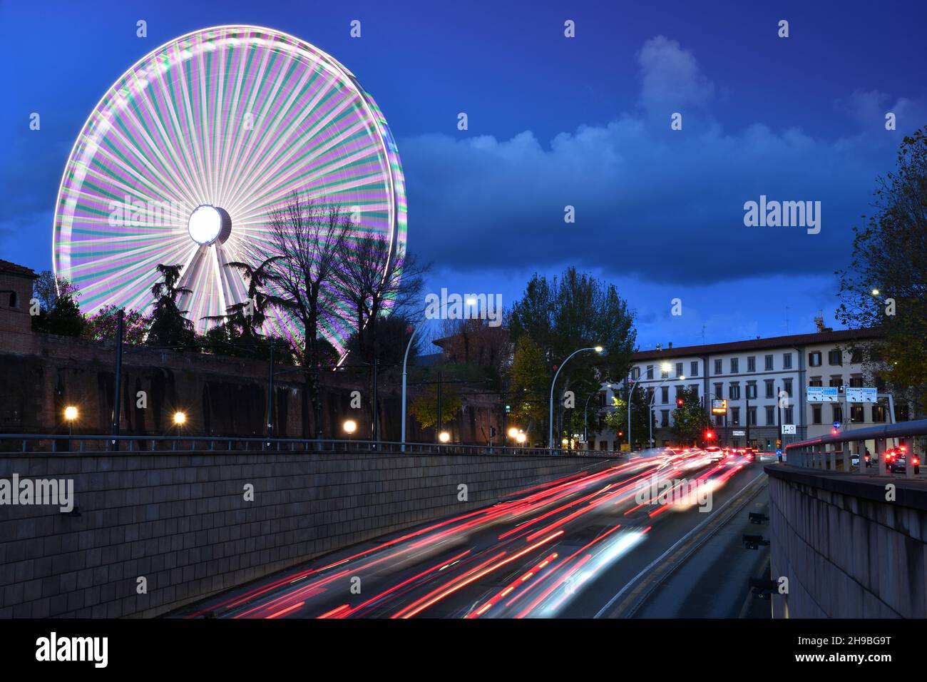Florence, Christmas period. Traffic flows along