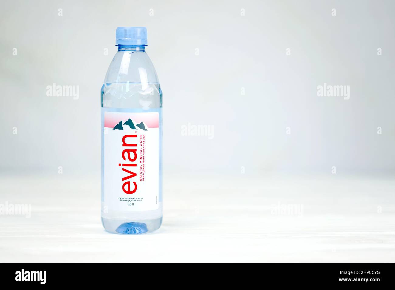 Evian Natural Spring Water- 1L (33.8 Fl oz) (12 Bottles per Case) – All  County Beverage