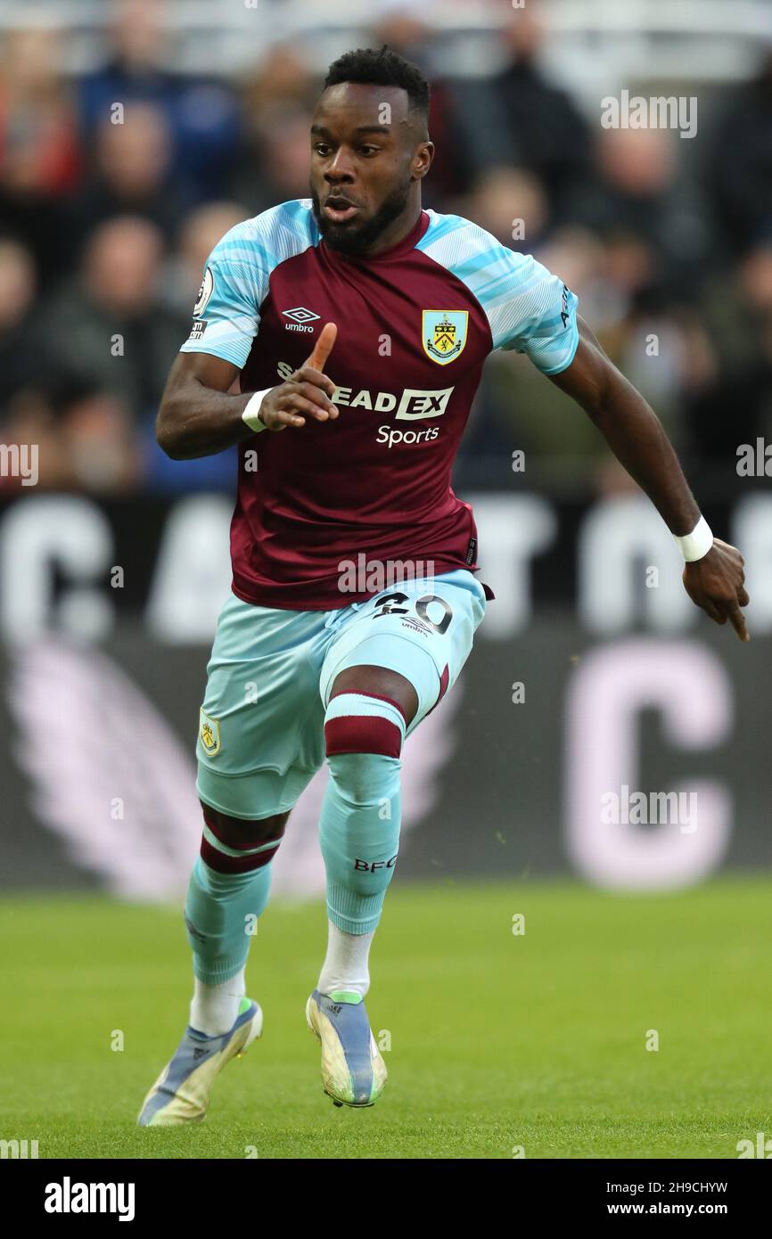 MAXWEL BURNLEY FC, 2021 Stock Photo Alamy