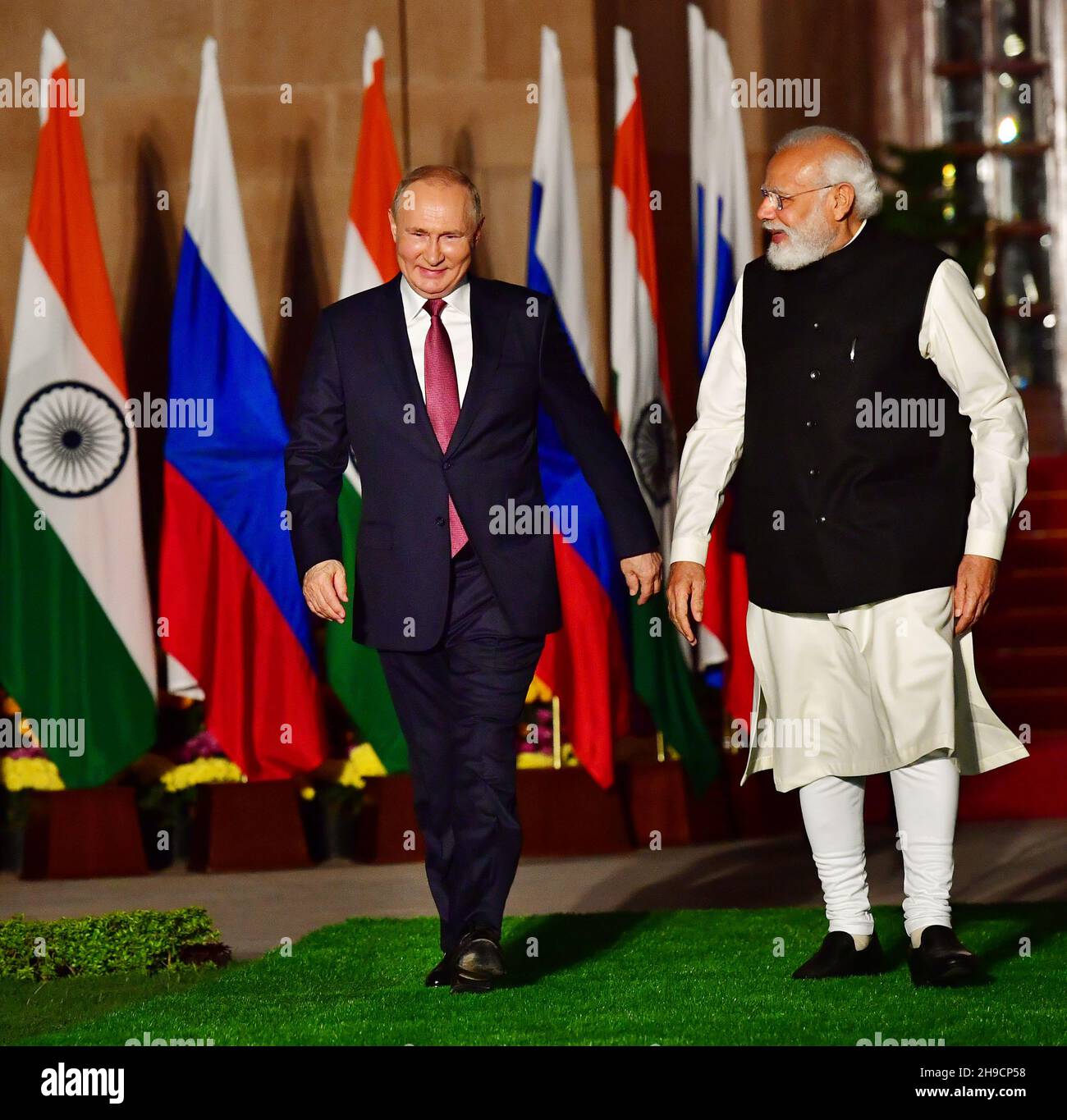 New Delhi, India. 6th December, 2021.Indian Prime Minister Narendra Modi welcomes Russian President Vladimir Putin before their meeting at Hyderabad House in New Delhi Credit: PRASOU/Alamy Live News Stock Photo