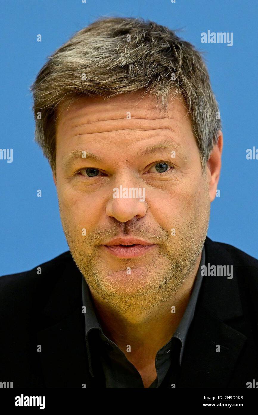 Co-leader of Germany's Green Party Robert Habeck attends a news conference, one day after regional elections in the federal states of Rhineland-Palatinate and Baden-Wuerttemberg, in Berlin, Germany March 15, 2021. Picture taken March 15, 2021. Tobias Schwarz/Pool via REUTERS Stock Photo