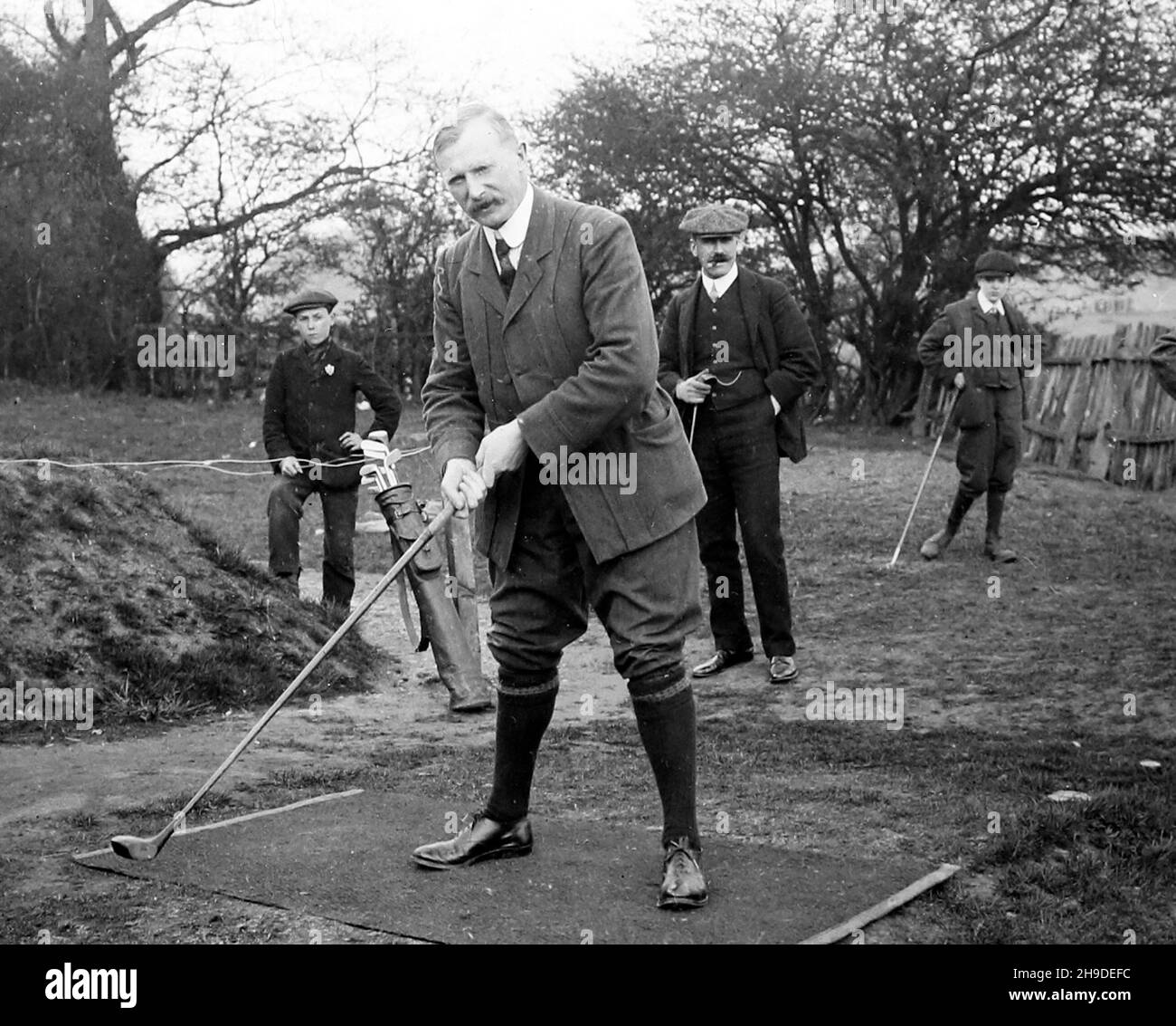 Early golfer hi-res stock photography and images - Alamy