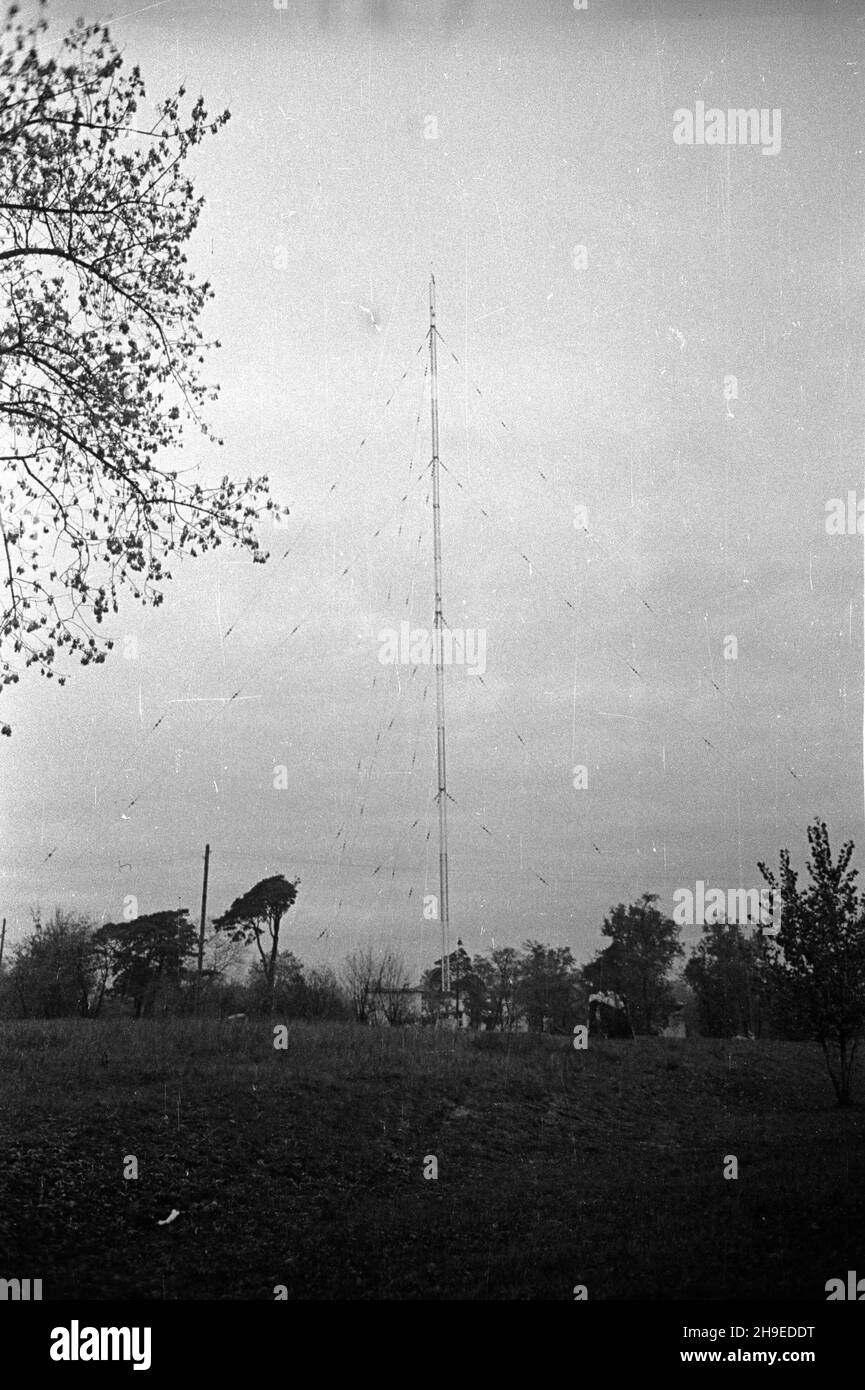 Toruñ, 1947-10-26. Otwarcie Radiostacji Polskiego Radia. Nz. maszt ...