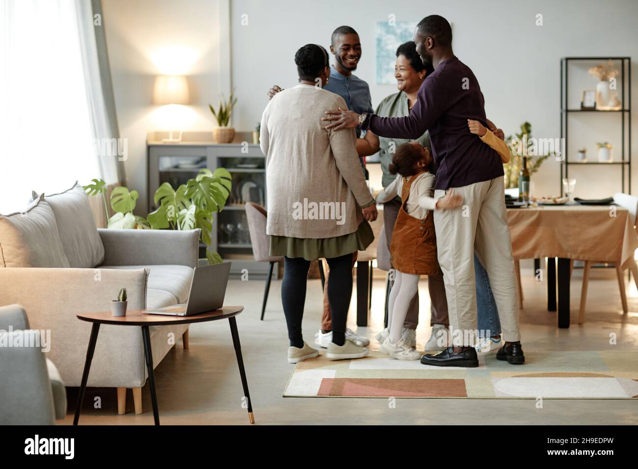 Son welcoming father home hi-res stock photography and images - Alamy