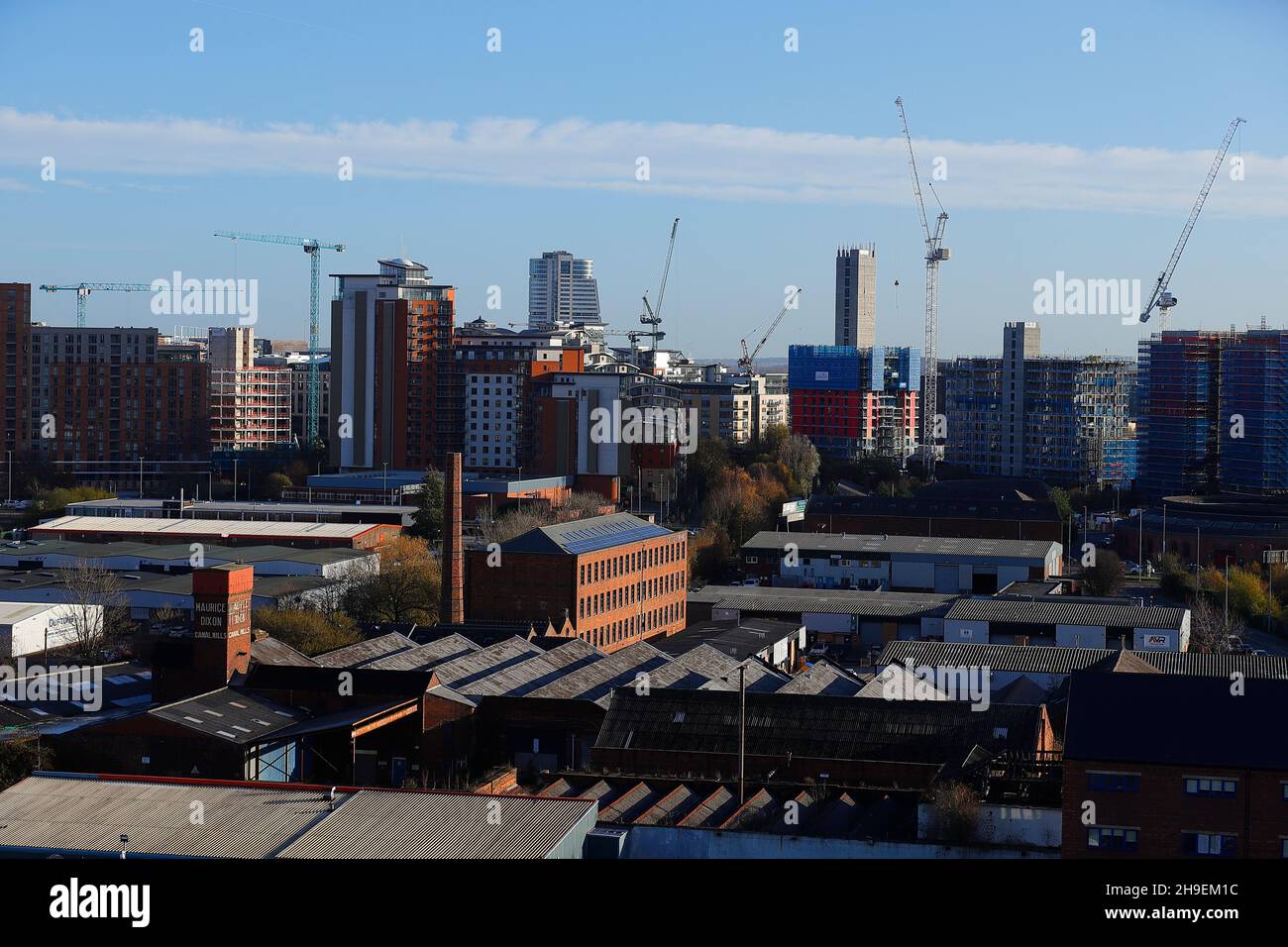 Leeds skyline with Bridgewater Place, City Island & the new Junction apartments under construction Stock Photo