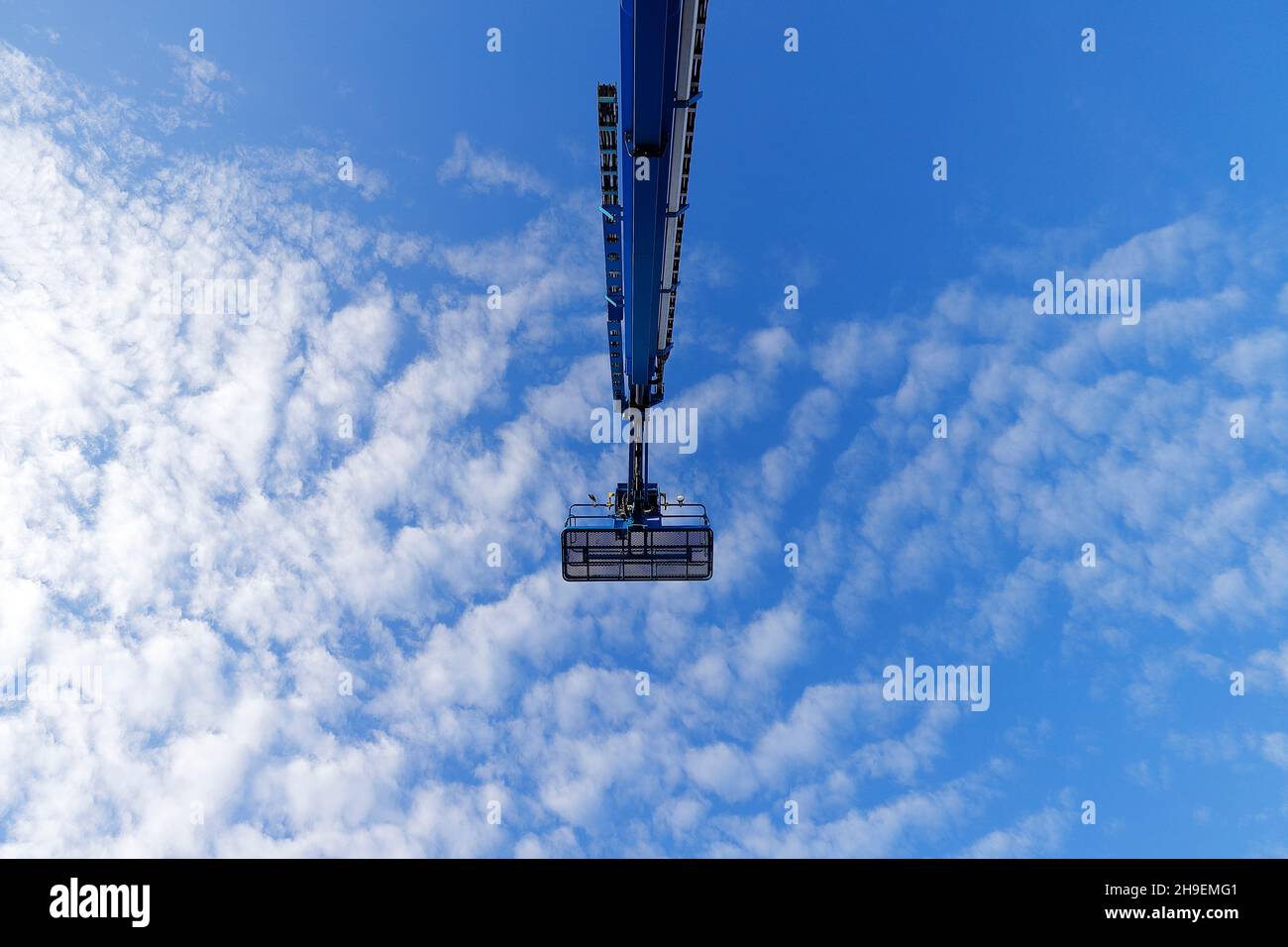 125ft boom lift hi-res stock photography and images - Alamy