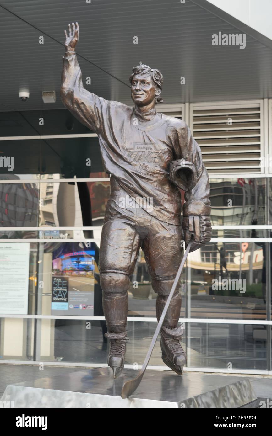 Los Angeles, United States. 06th Dec, 2021. A statue of former LA Kings  center Wayne Gretzky at Star Plaza at Staples Center (Crypto.com Arena),  Monday, Dec. 6, 2021, in Los Angeles. Photo