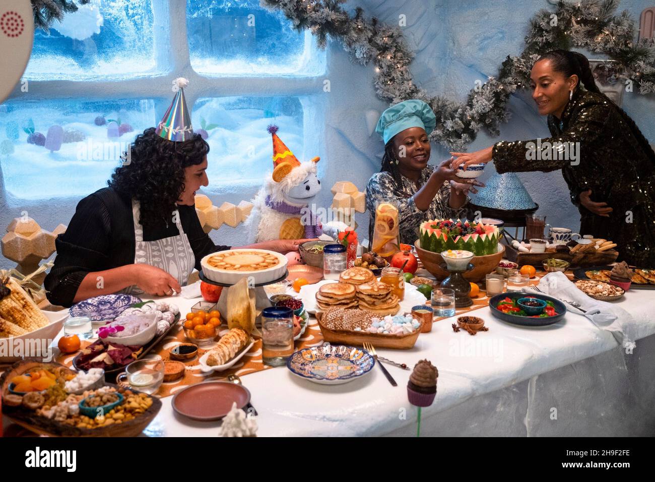 WAFFLES + MOCHI'S HOLIDAY FEAST, (aka WAFFLES AND MOCHI'S HOLIDAY FEAST