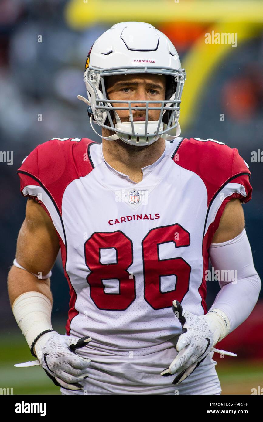 Chicago, Illinois, USA. 05th Dec, 2021. - Cardinals #86 Zach Ertz warms up  before during the NFL Game between the Arizona Cardinals and Chicago Bears  at Soldier Field in Chicago, IL. Photographer: