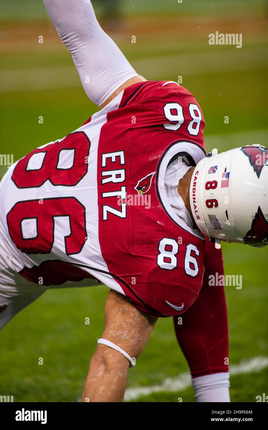 December 05, 2021: Chicago, Illinois, U.S. - Cardinals #86 Zach Ertz warms  up before during the NFL Game between the Arizona Cardinals and Chicago  Bears at Soldier Field in Chicago, IL. Photographer: