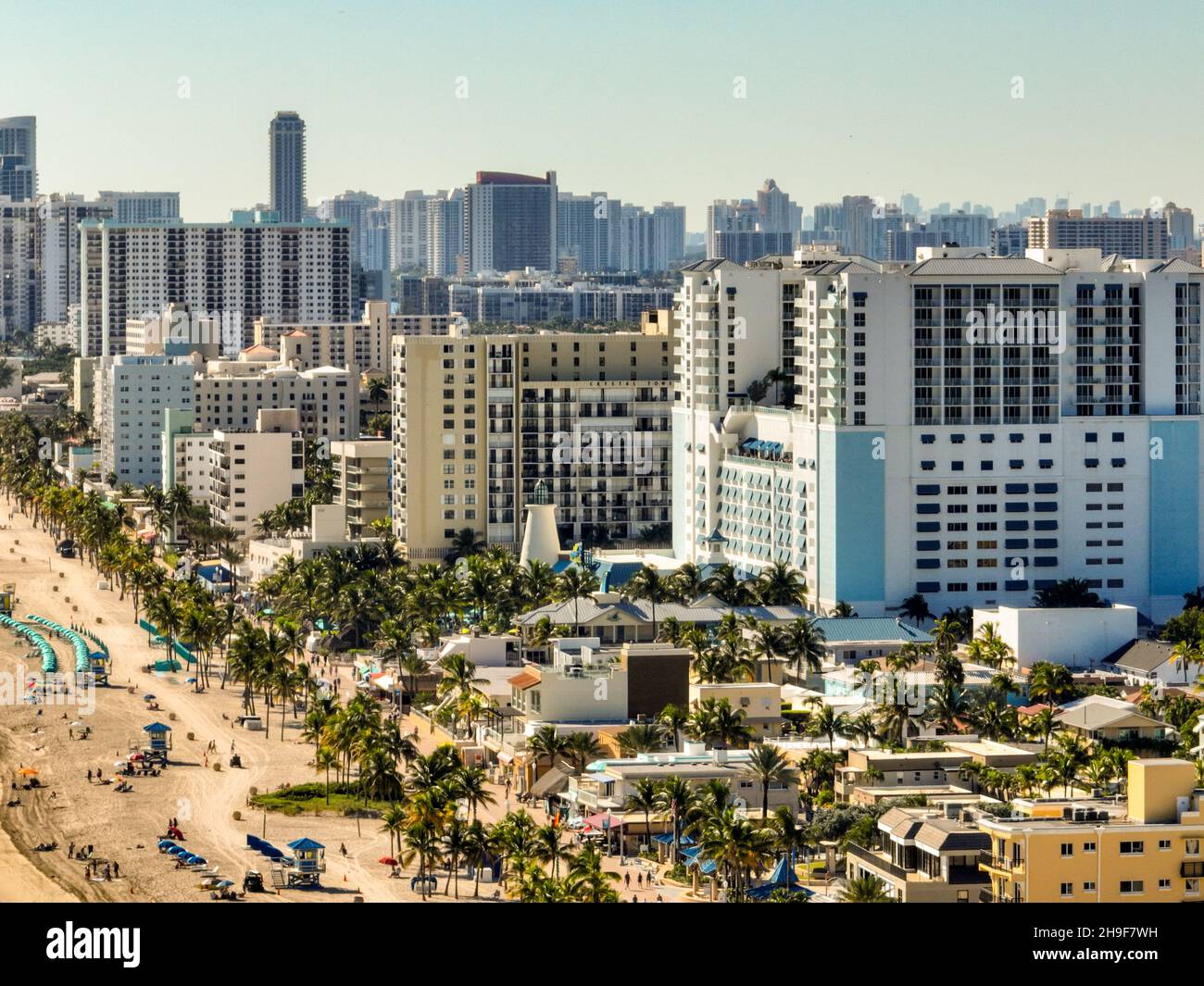 Aerial photo resorts on Hollywod Beach FL Stock Photo - Alamy