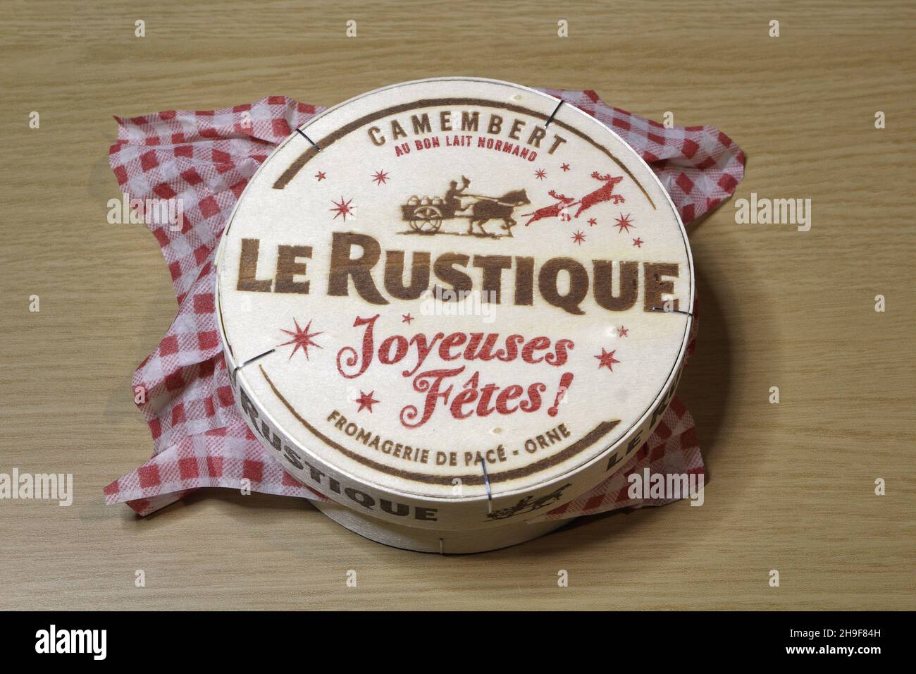 Le Rustique Camembert cheese in packaging Stock Photo Alamy