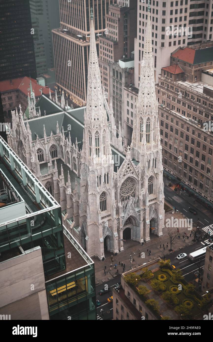 St patrick's cathedral new york aerial hi-res stock photography and ...